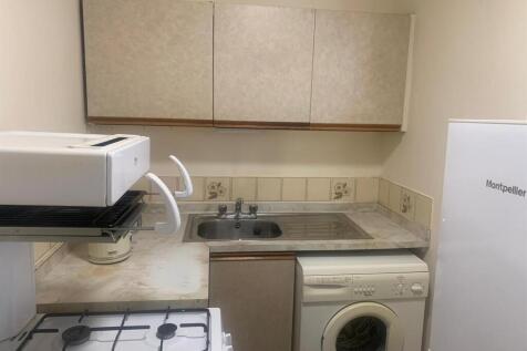 Kitchen: