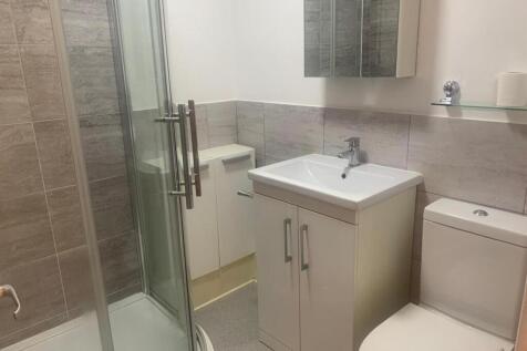 Shower Room: