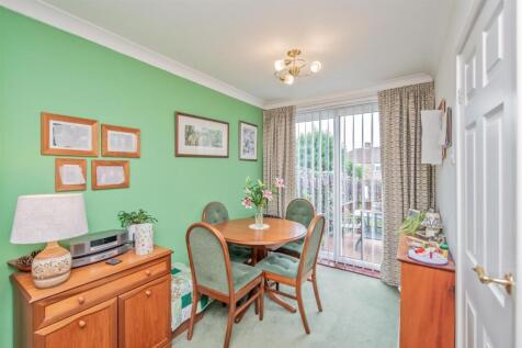 Living Room / Dining area