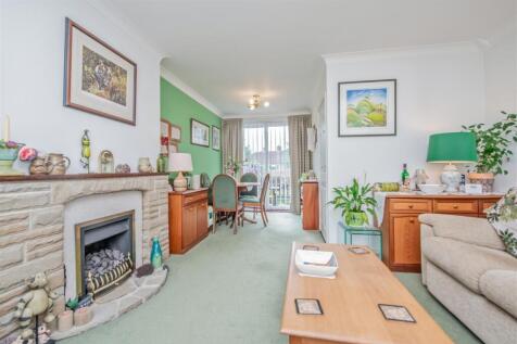 Living Room / Dining area