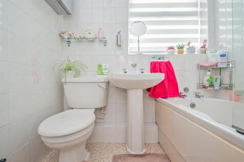 Bathroom / WC:
