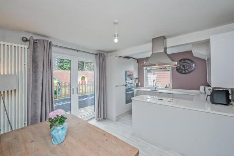Dining Area: