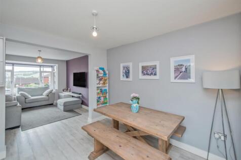 Dining Area: