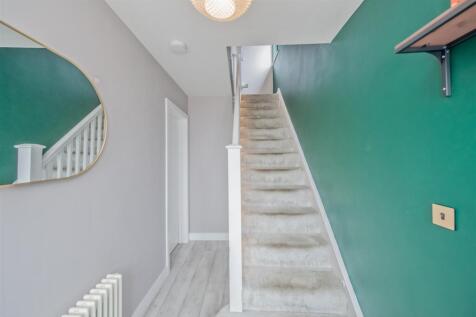 Entrance Hallway::