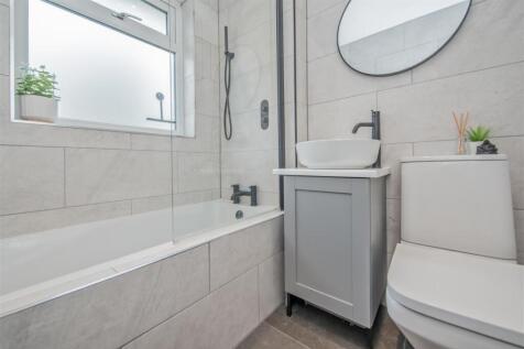 Bathroom / WC: