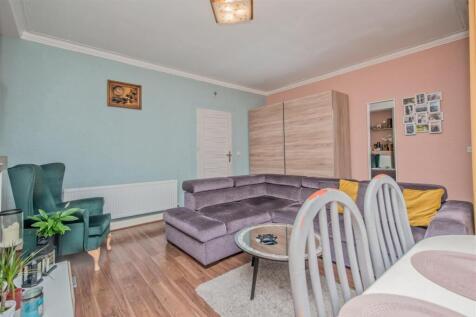Living Room: