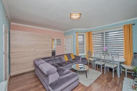 Living Room: