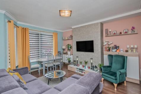 Living Room: