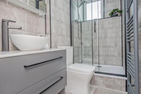 Shower room / WC: