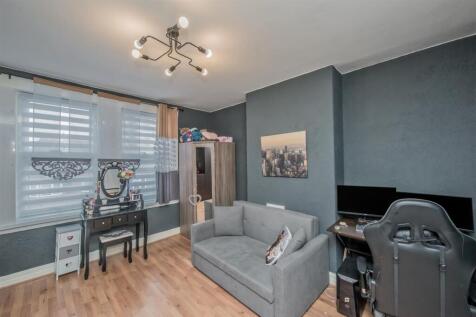 Living Room: