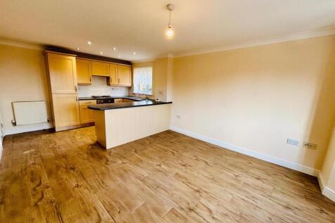 Living Room Area:
