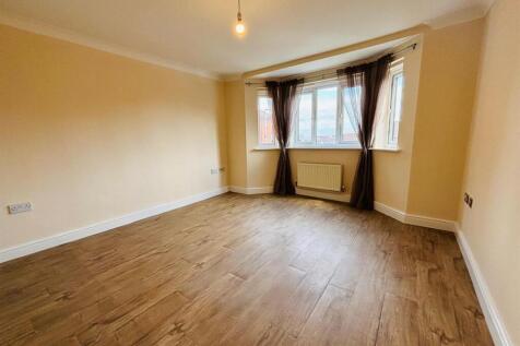 Living Room Area: