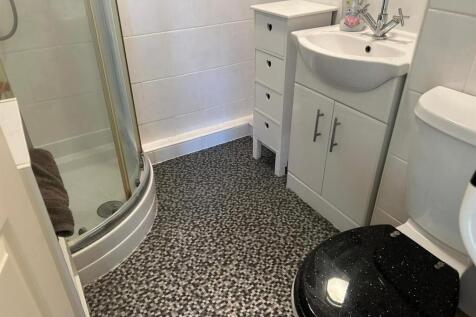 Shower Room / WC: