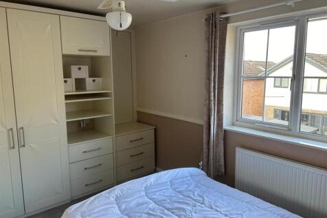 Bedroom: