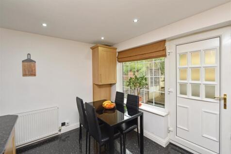 Fitted Dining Kitchen: