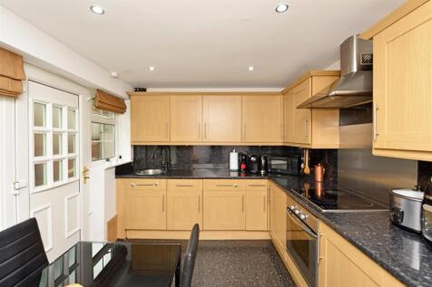 Fitted Dining Kitchen: