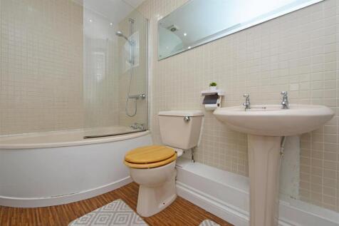 Bathroom / WC: