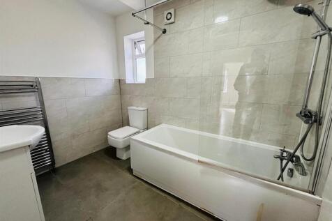 Family Bathroom / WC: