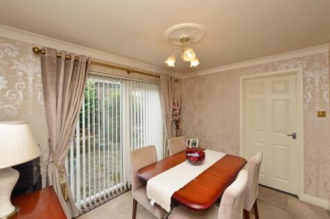 Dining Room: