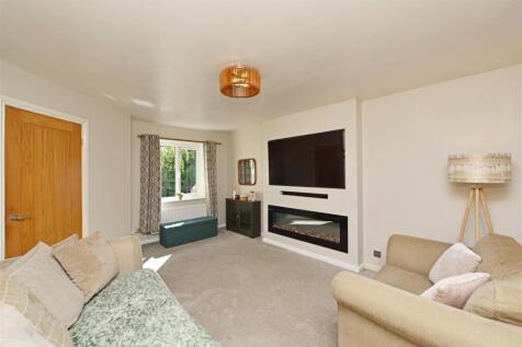 Living Room:
