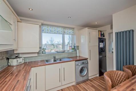 Fitted Breakfast Kitchen: