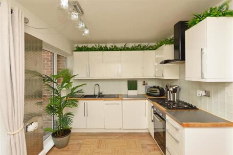 Fitted Dining Kitchen: