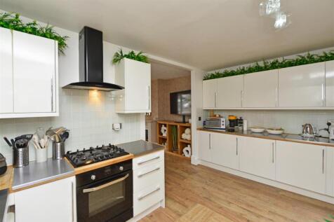 Fitted Dining Kitchen: