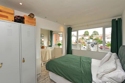 Bedroom One / Three: