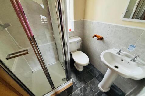 Shower Room / WC: