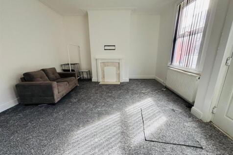Living Room Area:
