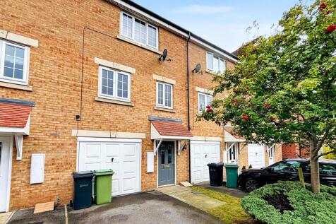 Garage &amp; Parking: