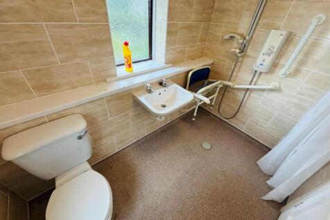 Shower Room / WC: