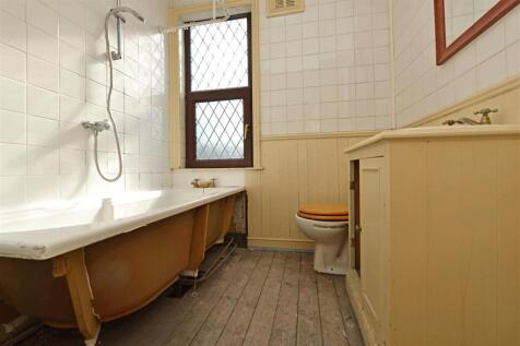 Bathroom / WC: