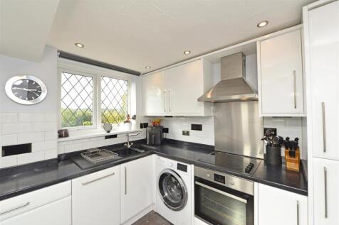 Fitted Kitchen: