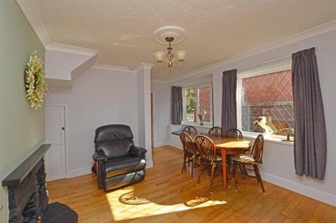Dining Room: