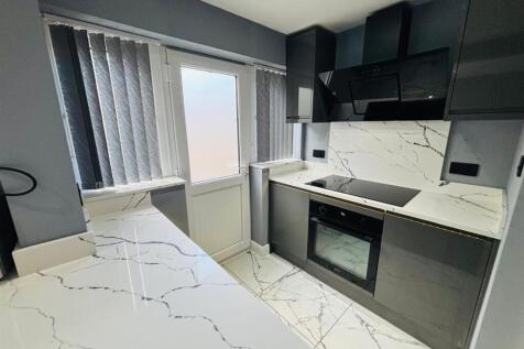 Fitted Dining Kitchen Area: