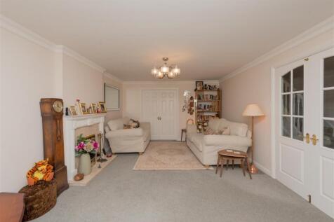 Living Room: