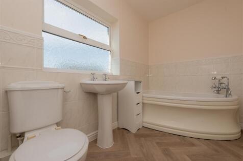 Family Bathroom / WC: