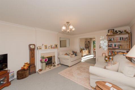 Living Room: