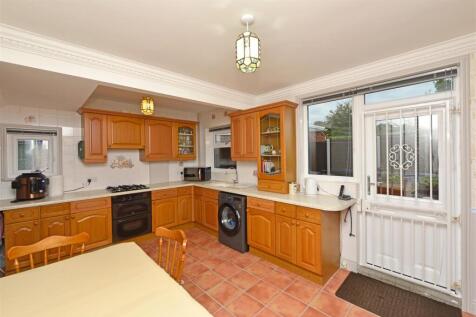 Fitted Dining Kitchen: