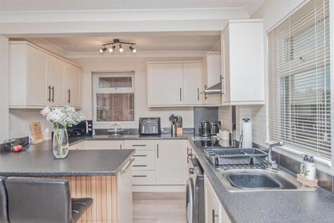 Fitted Kitchen / Diner