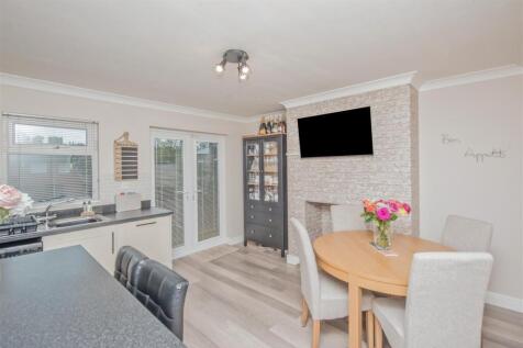 Fitted Kitchen / Diner