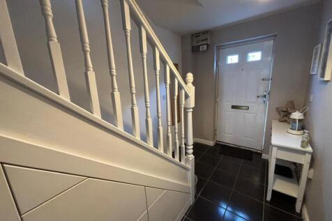 Entrance Hallway: