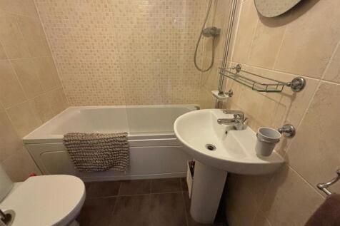 Family Bathroom / WC: