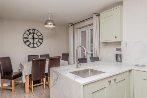 Fitted Dining Kitchen: