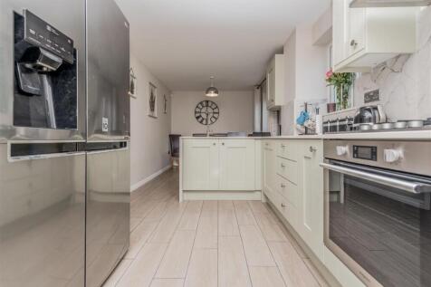 Fitted Dining Kitchen: