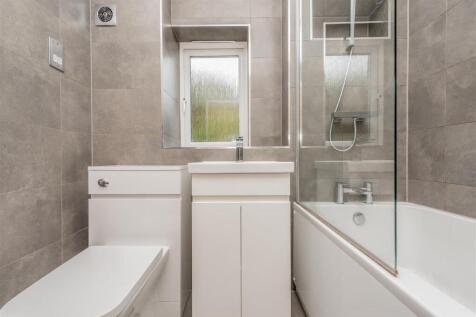 Family Bathroom / WC: