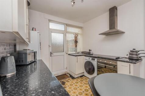 Fitted Dining Kitchen: