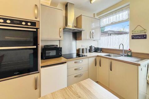 Fitted Dining Kitchen: