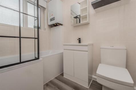 Ground Floor Bathroom / WC: